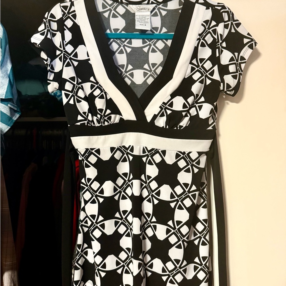 Black and White Geometric Blouse